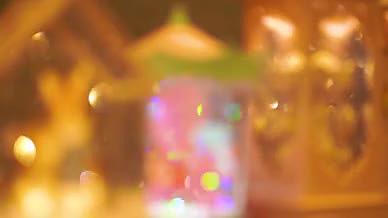 4k实拍唯美虚幻夜晚下的水晶摆件空镜头视频的预览图
